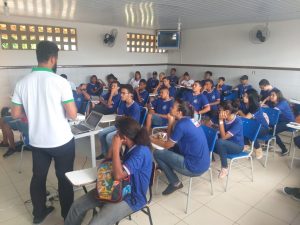 Vigilância Sanitária de Mairi realiza palestra sobre prevenção contra o Novo Coronavírus no Colégio Estadual Abelardo Moreira